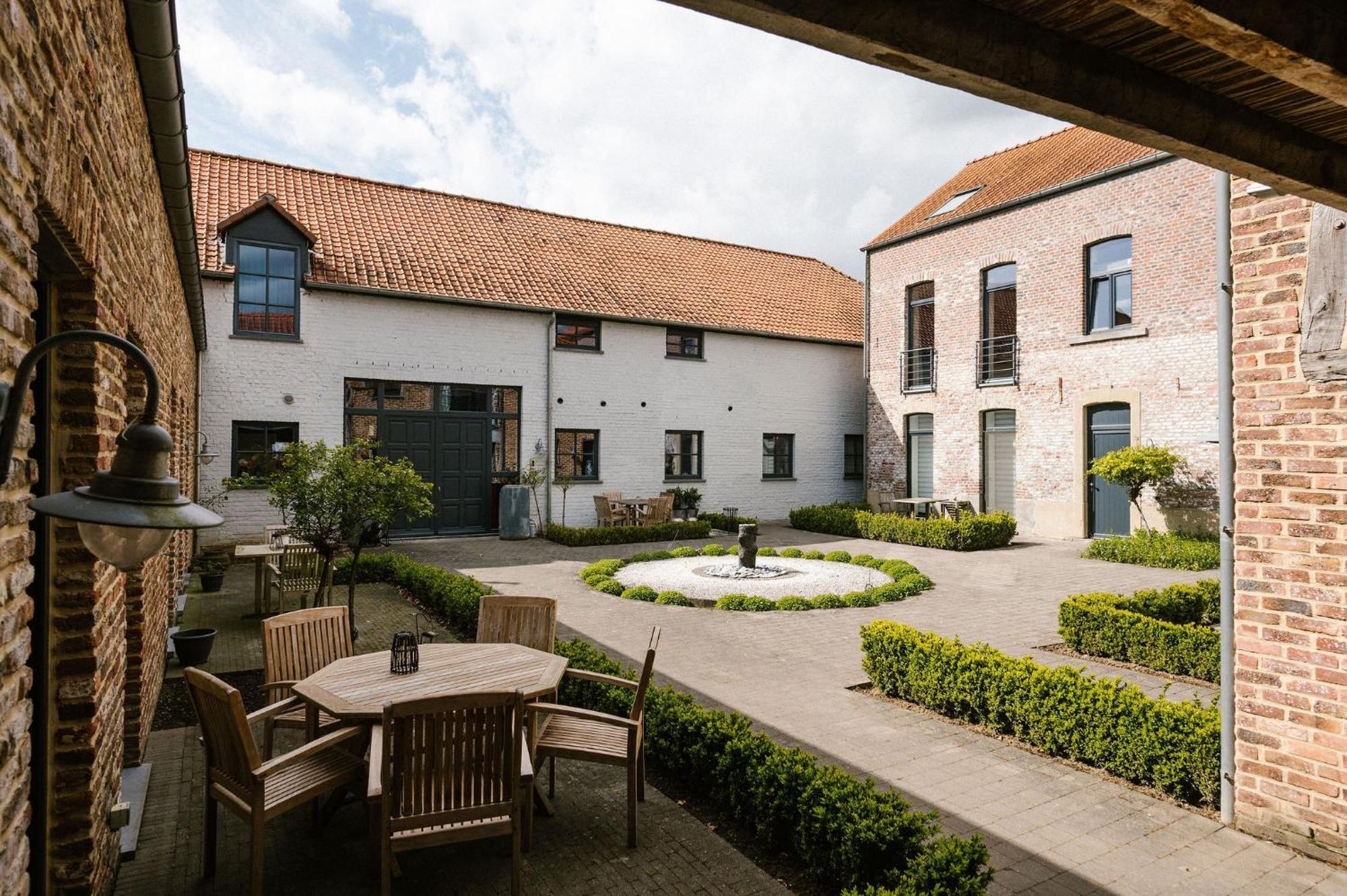 Hoeve De Reetjens - La Gouvernante Bilzen Exterior photo